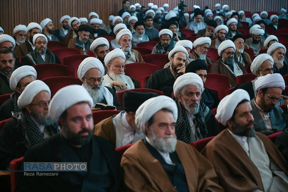 نشست تشکل اساتید سطوح عالی و خارج حوزه علمیه با موضوع "طوفان الاقصی و تحولات جهانی"