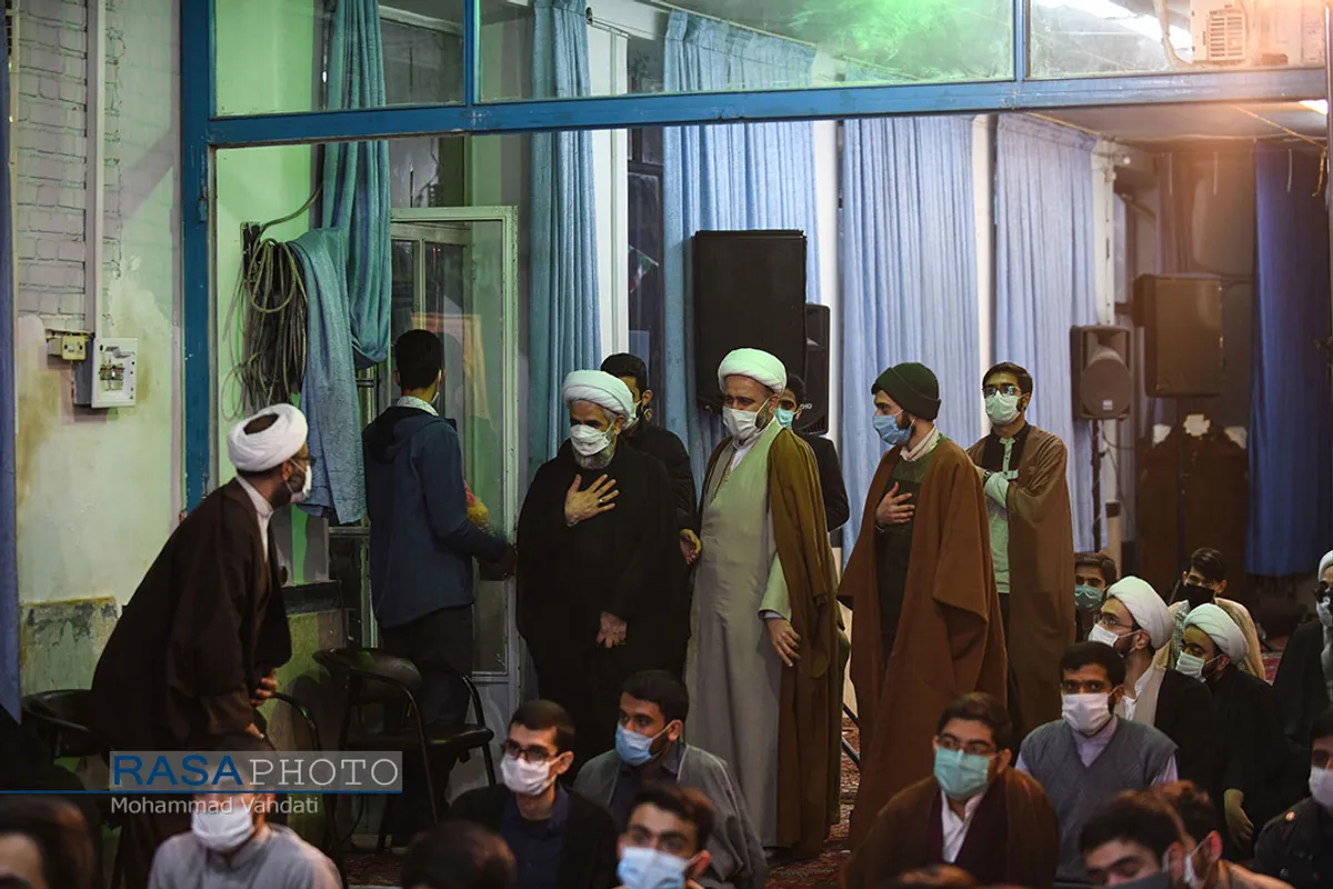 بزرگداشت حضرات آیات یزدی و مصباح یزدی در مدرسه حقانی قم