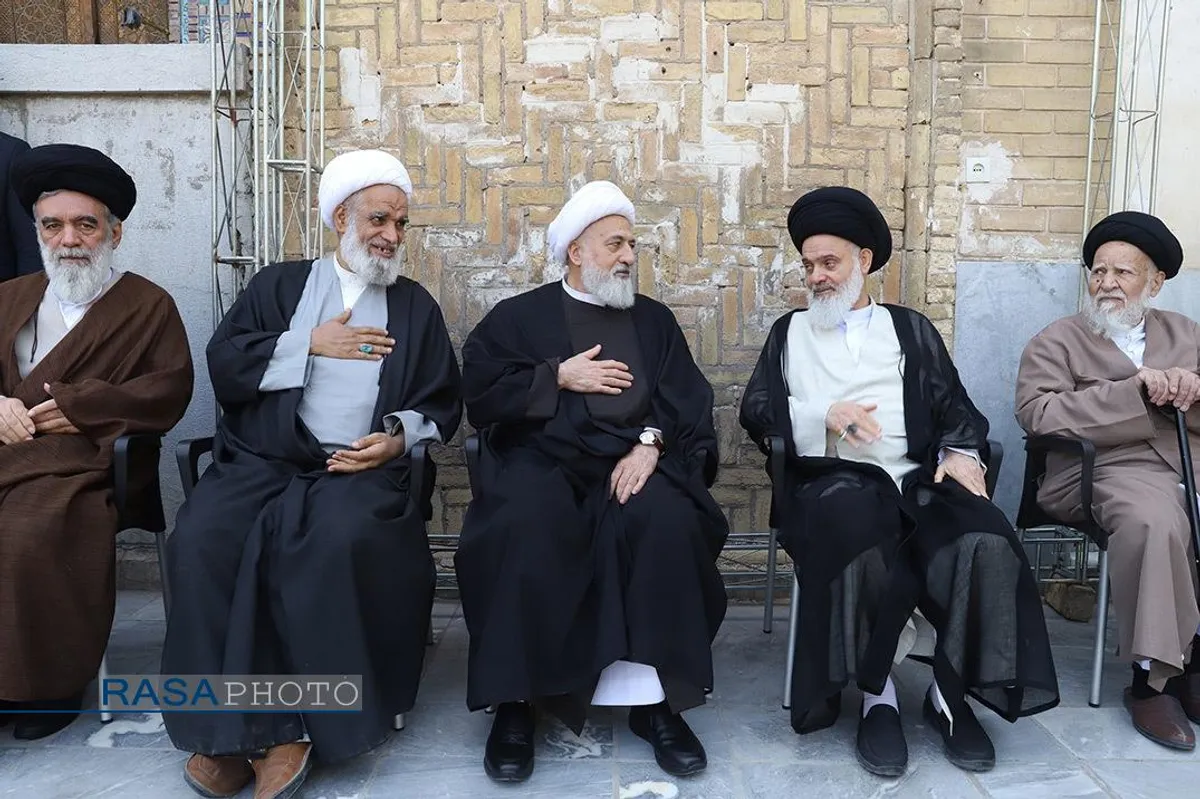 تجمع طلاب و فضلای حوزه در حمایت از عملیات مقتدرانه نیرو&zwnj;های مسلح -۱