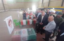 بازدید وزیر بهداشت از محل اصابت موشک دشمن در لامرد