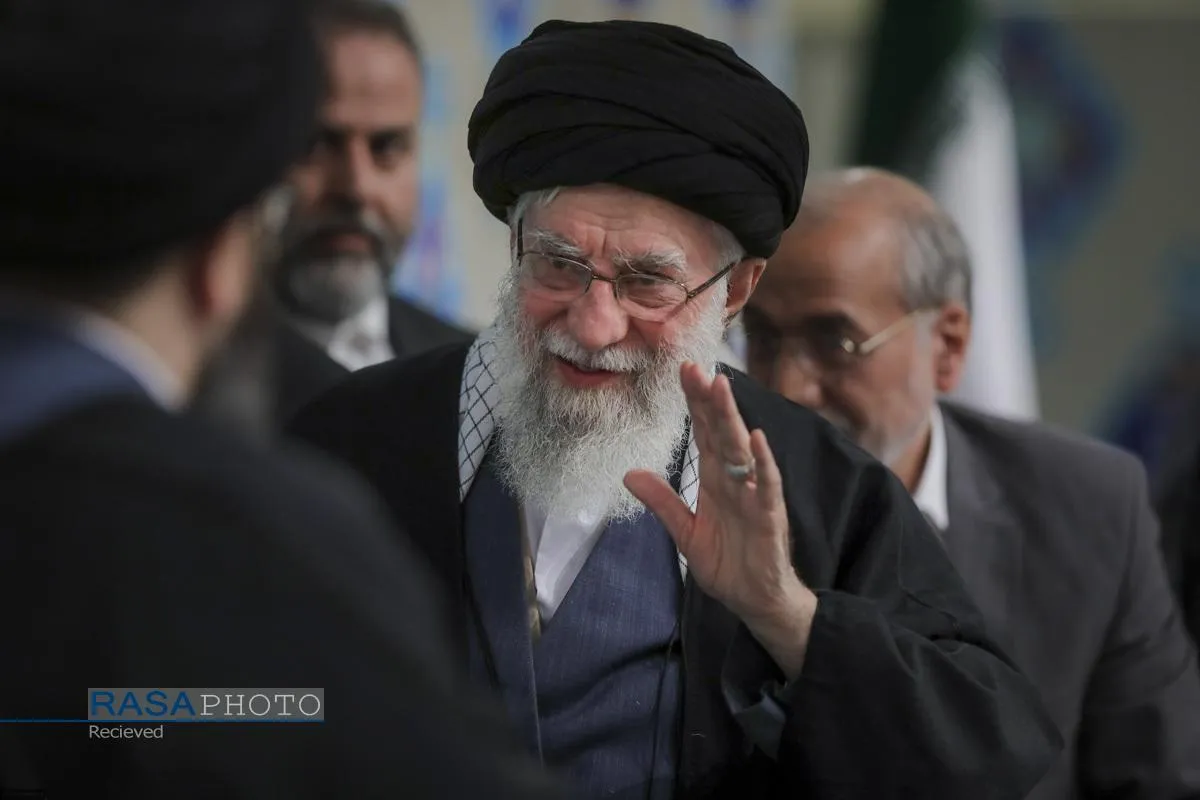 رهبر بزرگ آزادی خواهان جهان حضرت آیت&zwnj;الله&zwnj;العظمی خامنه ای به ملکوت اعلی پیوست