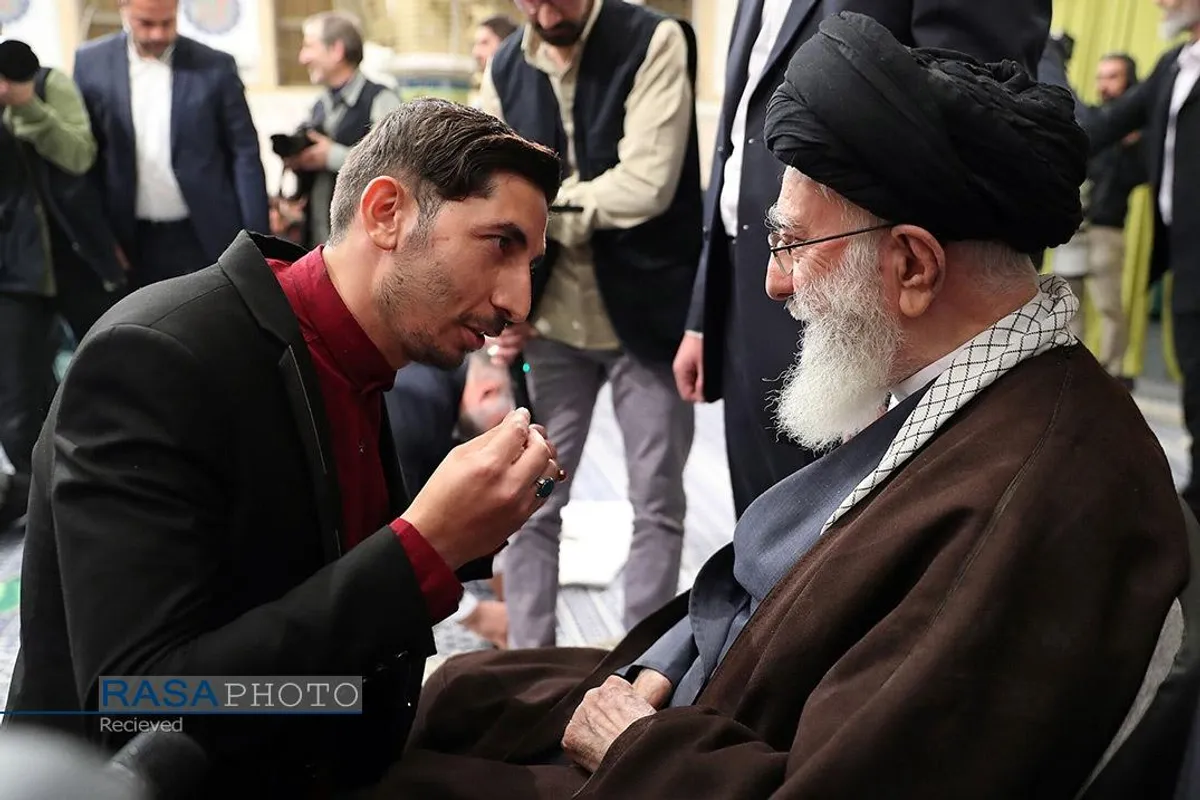 دیدار جمعی از شاعران و اهالی فرهنگ و ادب با رهبر معظم انقلاب اسلامی