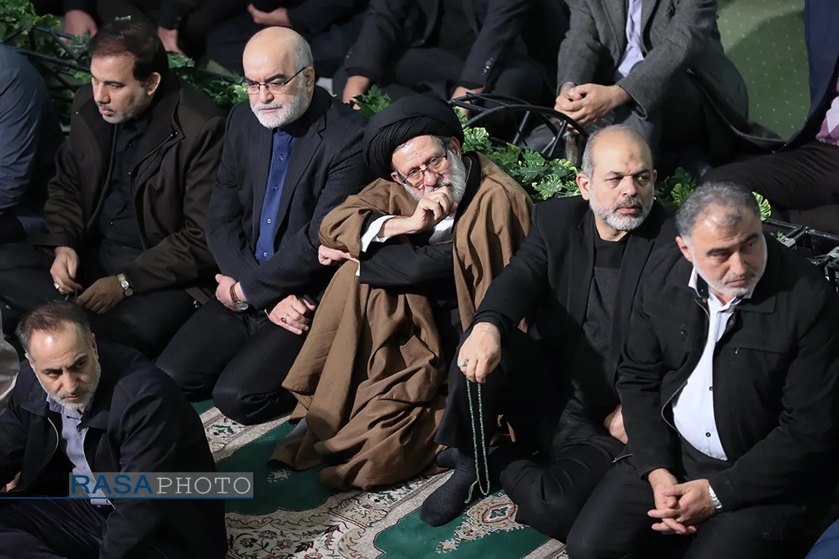 مراسم اقامه نماز بر پیکر آیت&zwnj;الله هاشمی شاهرودی به امامت رهبر انقلاب