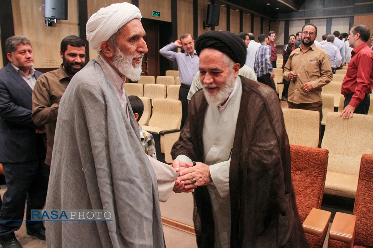نشست تخصصی طرح تقویت مبانی اعتقادی در شهرکرد با حضور و سخنرانی حجت الاسلام والمسلمین طائب