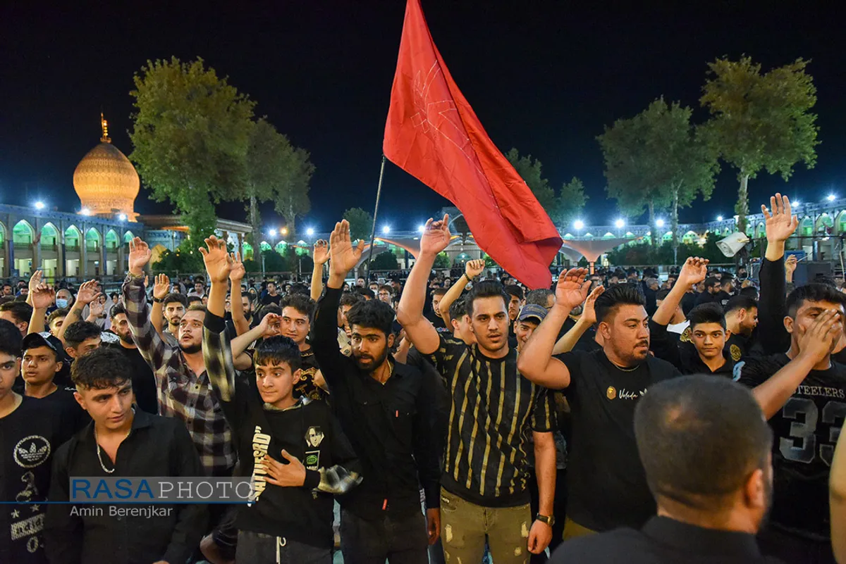 عزاداری شب چهارم محرم در حرم حضرت شاهچراغ (ع) &lrm;&lrm;