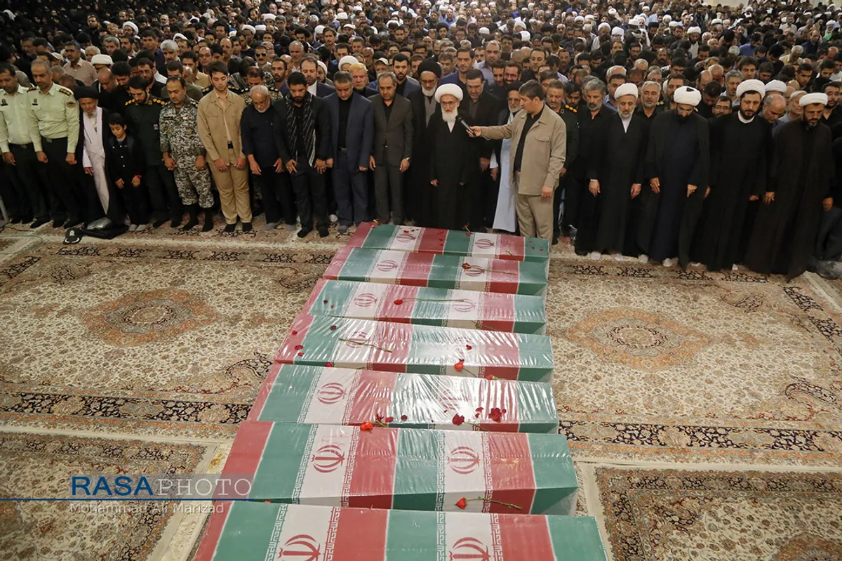 تشییع ۷ شهید گمنام دفاع مقدس در قم