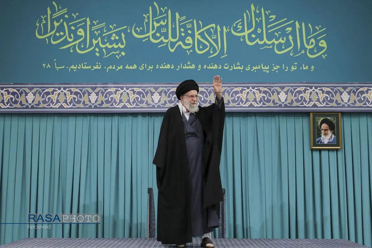 دیدار اقشار مختلف مردم در روز مبعث پیامبر اعظم (صلّی&zwnj;الله&zwnj;علیه&zwnj;و&zwnj;آله) با رهبر انقلاب
