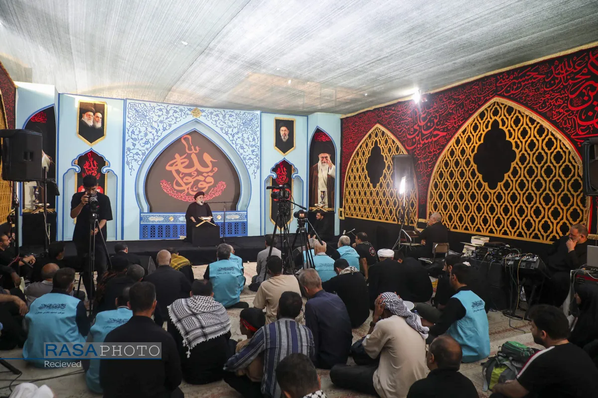 استغاثه به امام زمان (عج) در موکب آستان مسجد جمکران
