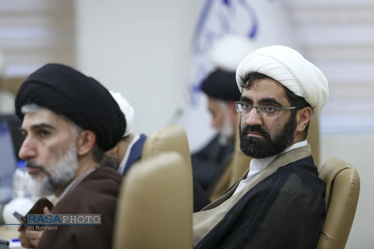 نشست علمی تحلیل فنی و فقهی زیست مجازی ایرانیان