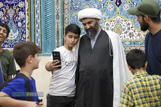 تقدیر مدیرعامل رسا از حجت&zwnj;الاسلام عرفان نژاد امام جماعت مسجد حضرت زینب (سلام&zwnj;الله&zwnj;علیها)