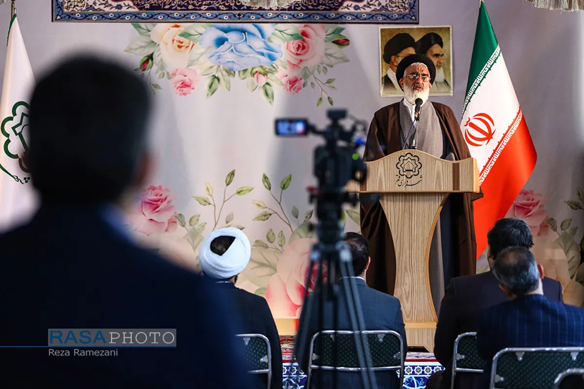 آیین نواختن زنگ گرامیداشت "روز قم" توسط آیت الله سعیدی تولیت آستان مقدس حضرت معصومه (س)
