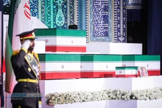مراسم ادای احترام به پیکر مطهر رهبر شهید انقلاب اسلامی