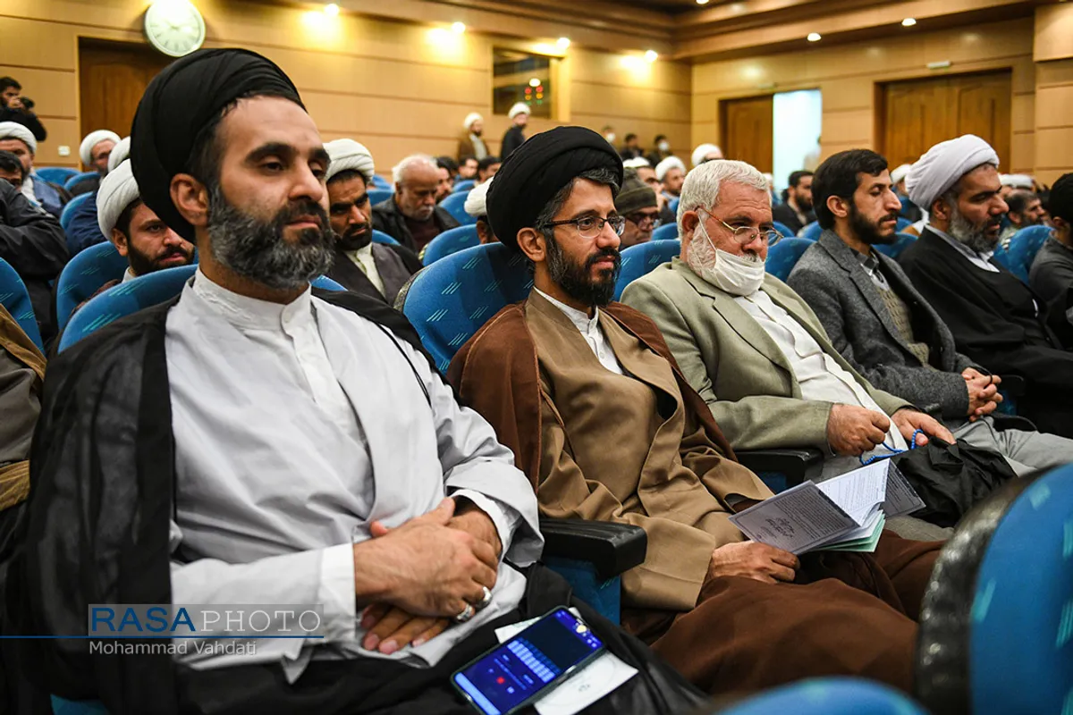 نشست جهاد تبیین با عنوان "امید به آینده انقلاب؛واقعی یا موهوم؟"