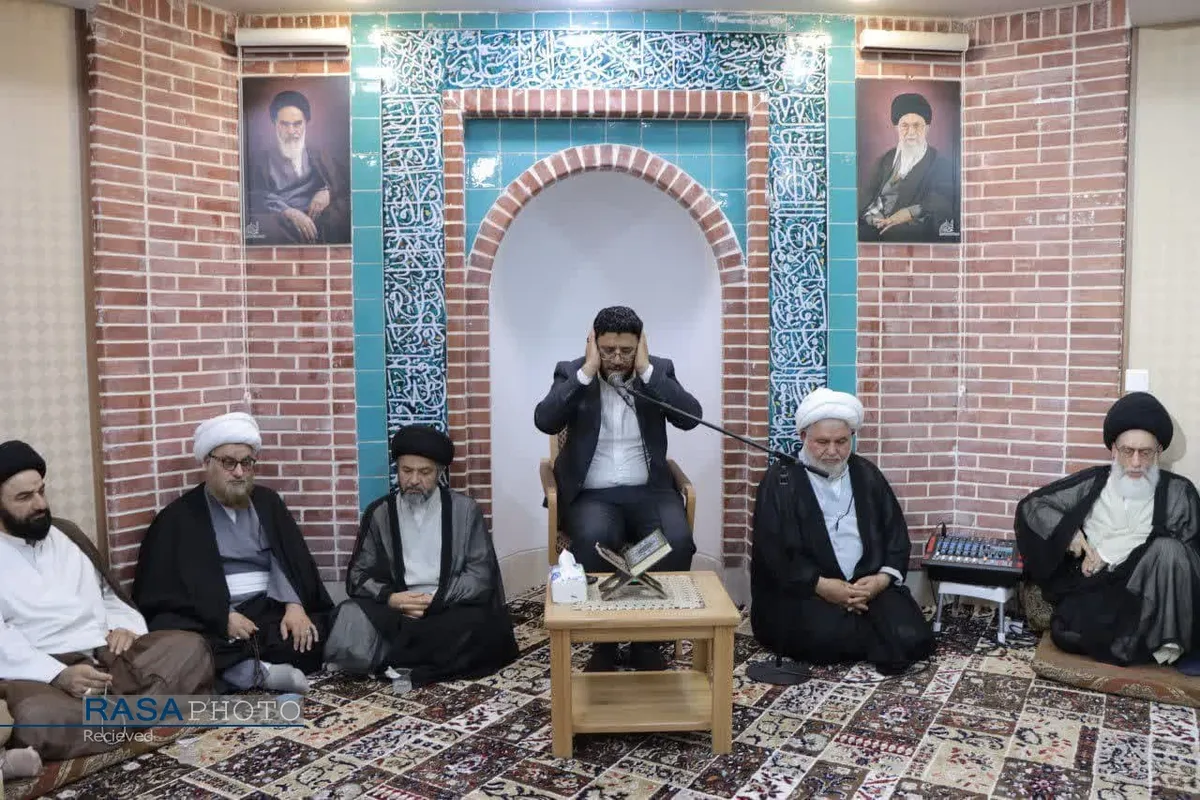 نشست بیش از ۵۰ نفر از اساتید و علما حوزه علمیه نجف اشرف با آیت الله اعرافی