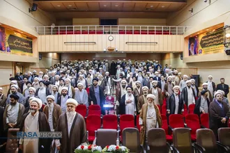 آیین رونمایی و آغاز برپایی جلسات درس اخلاق در مساجد استان قم با سخنرانی آیت الله شب زنده دار