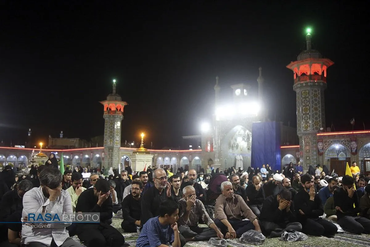 اجتماع هیئات مذهبی قم با شعار &laquo;مسلم دیگر تنها نخواهد ماند&raquo; در حرم مطهر