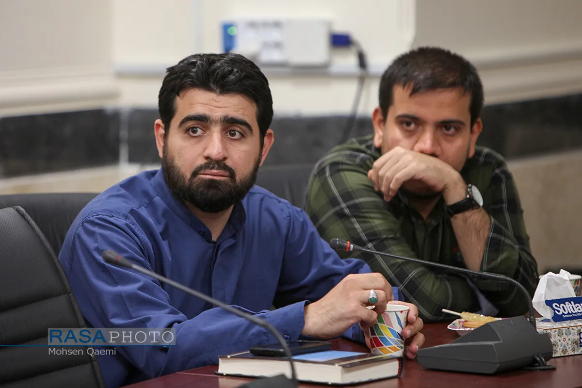 گعده یادداشت خوانی نویسندگان حوزوی رسا
