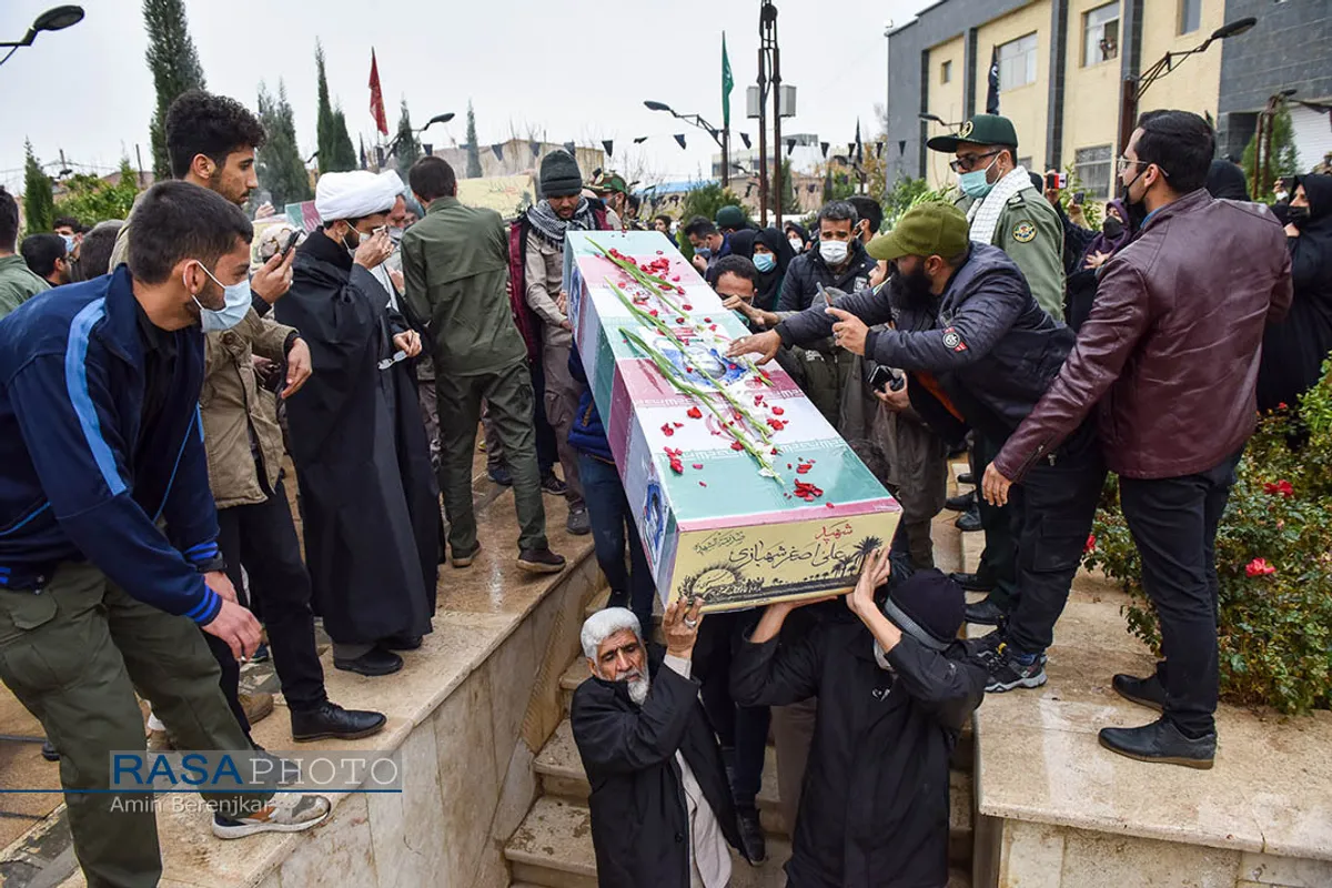 آیین استقبال از پیکر ۹ شهید دوران دفاع مقدس در شیراز&lrm;&lrm;