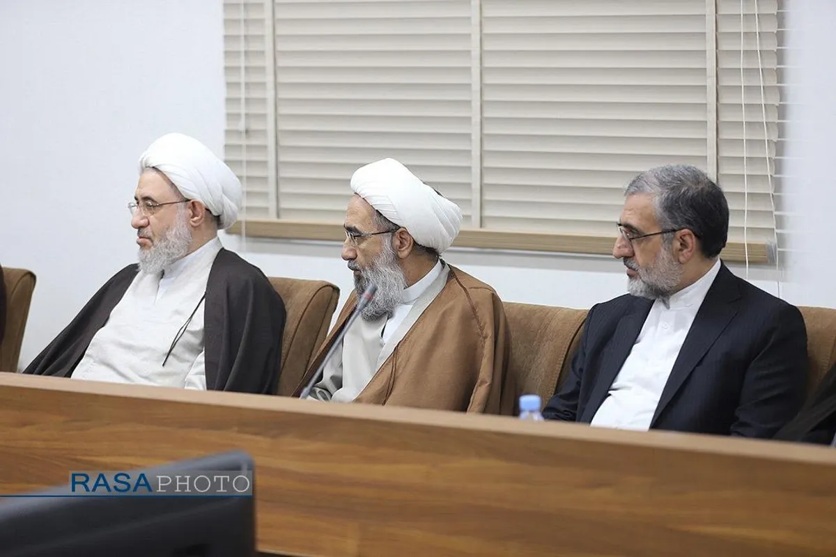 حضور رئیس&zwnj;جمهور در جلسه جامعه مدرسین