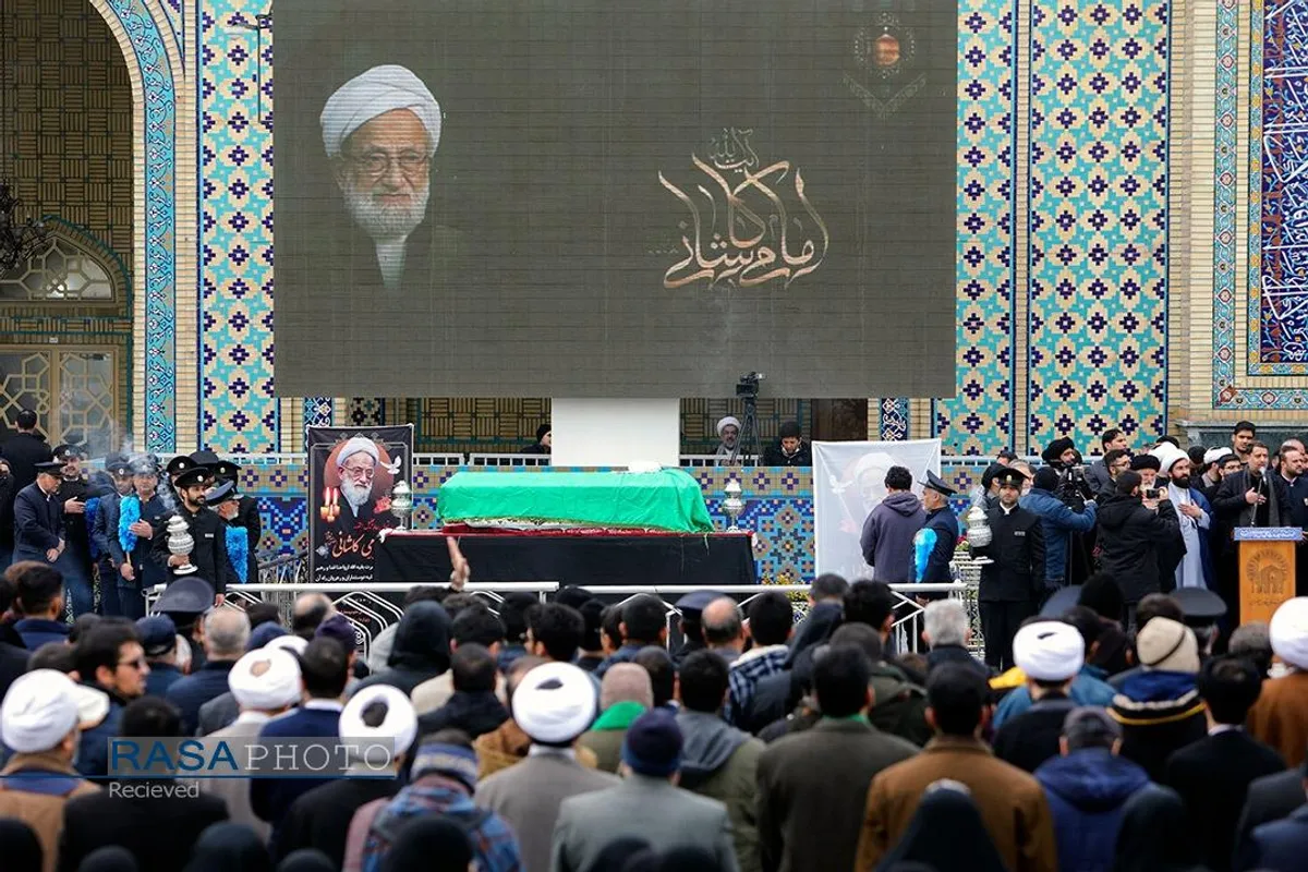 تشییع پیکر آیت&zwnj;الله امامی کاشانی در حرم مطهر رضوی