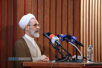 آیین رونمایی کتاب شرح نهج البلاغه متن بیانات حضرت آیت الله خامنه&zwnj;ای با سخنرانی آیت الله اعرافی مدیر حوزه علمیه