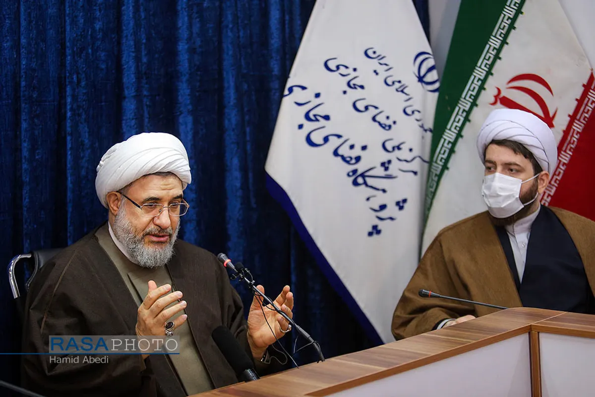 رونمایی از ۵ جلد از آثار دفتر مطالعات اسلامی توسط آیت الله اراکی