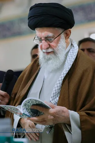 بازدید رهبر معظم انقلاب از سی و پنجمین نمایشگاه بین&zwnj;المللی کتاب تهران