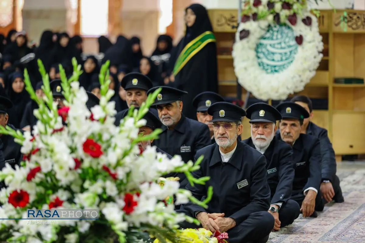 آئین آغاز دهه کرامت در قم