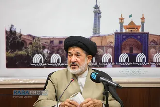 نشست صمیمی جمعی از نخبگان حوزه با حجت الاسلام والمسلمین عماد