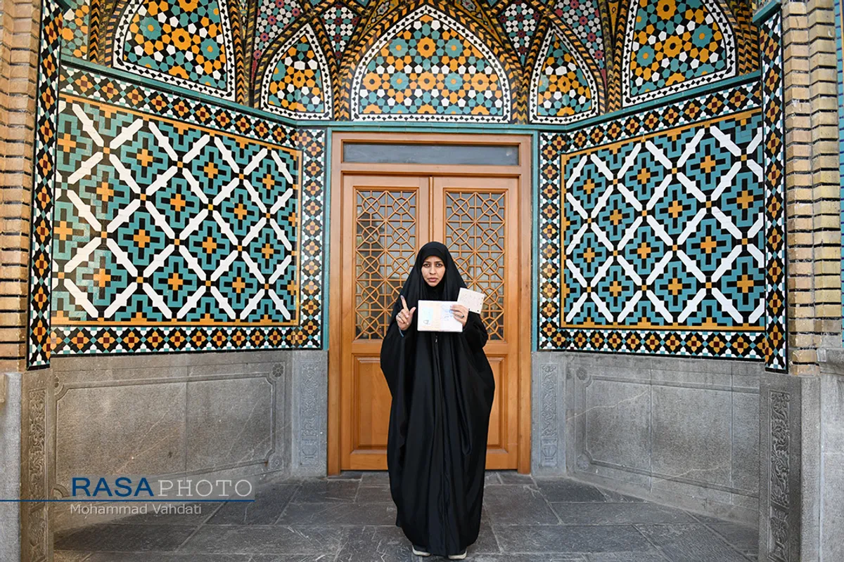 پای کار انقلاب...