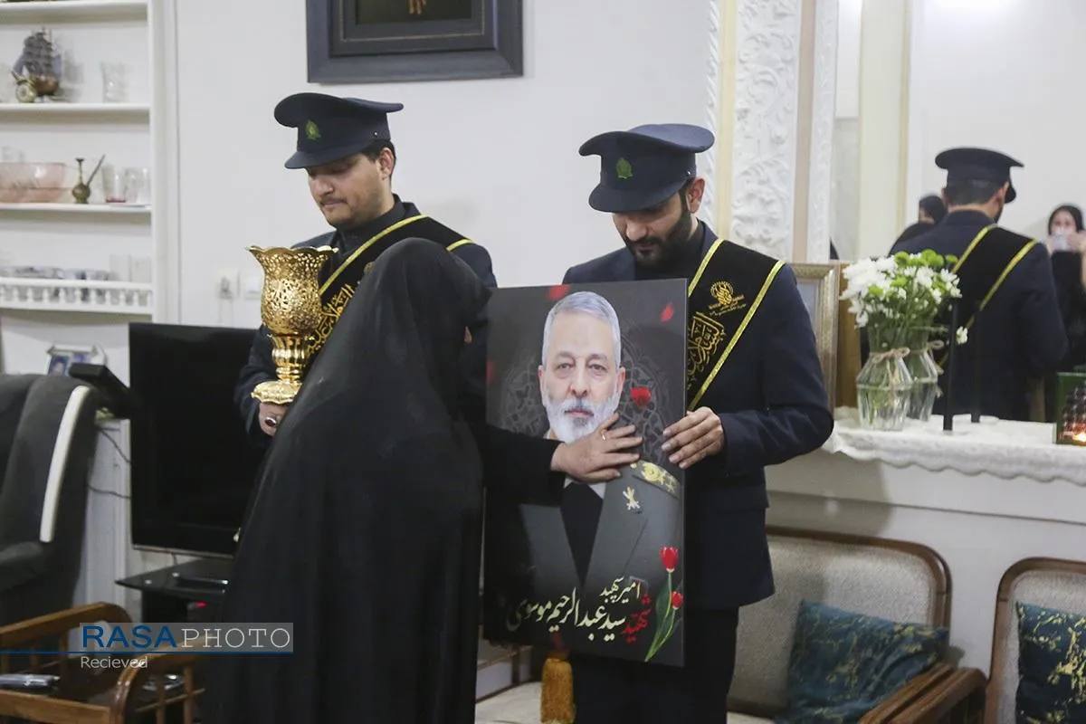 حضور خادمان حرم حضرت معصومه (س) در منزل سپهبد شهید عبدالرحیم موسوی