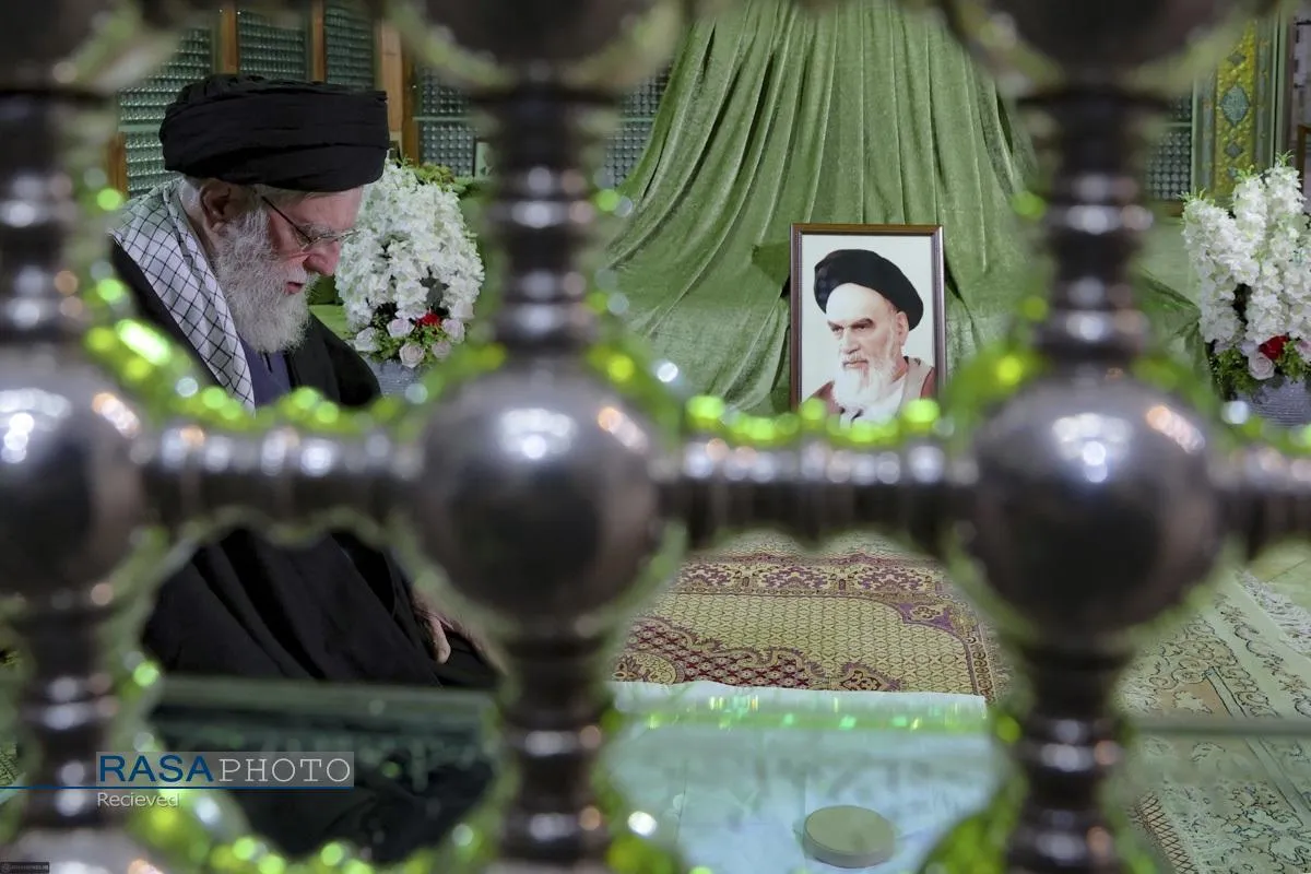 رهبر بزرگ آزادی خواهان جهان حضرت آیت&zwnj;الله&zwnj;العظمی خامنه ای به ملکوت اعلی پیوست