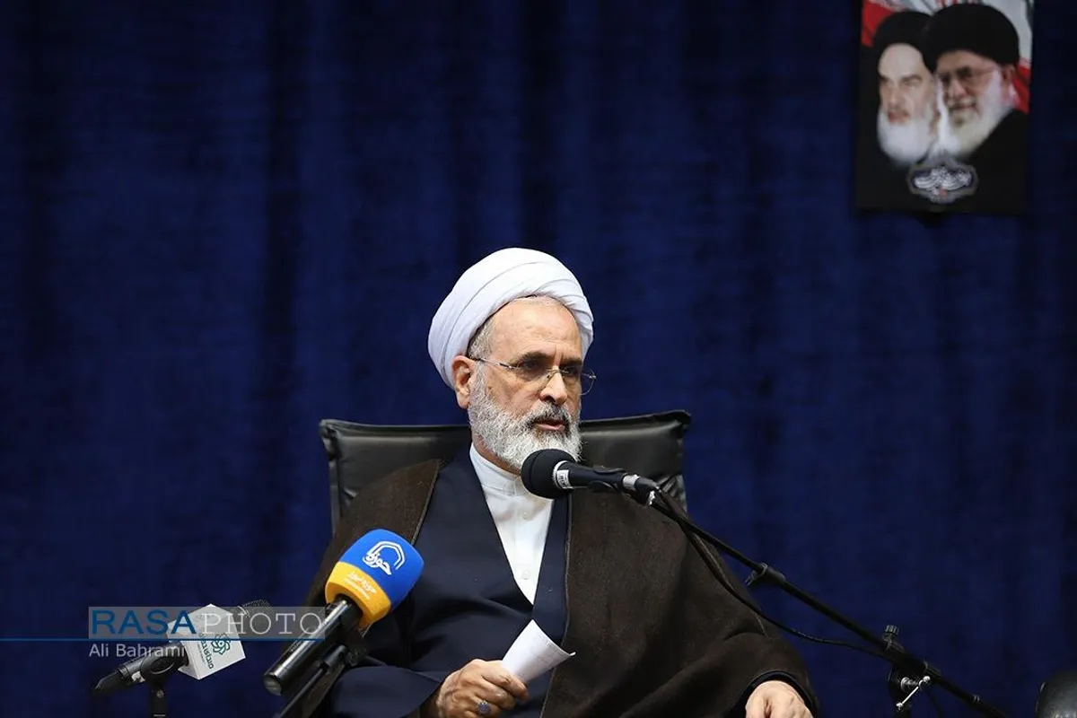 نشست صمیمی اعضای شورای فعالان فضای مجازی