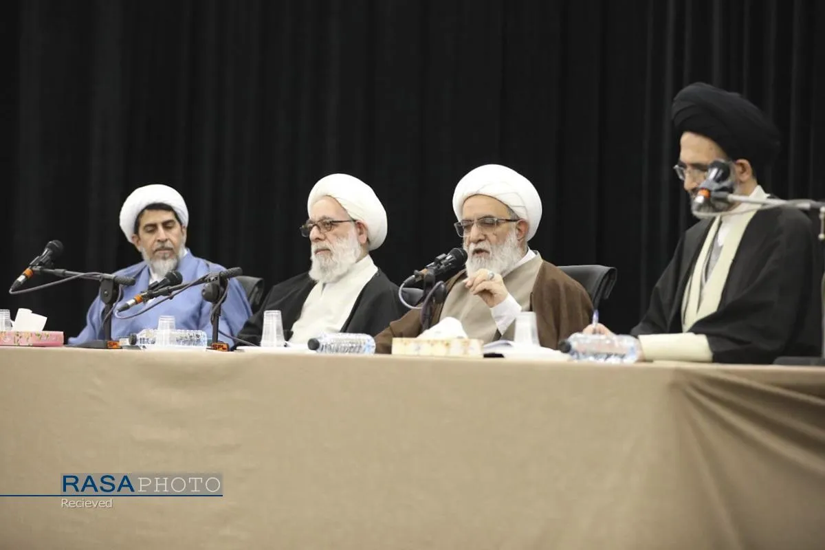 گردهمایی اساتید، طلاب و مبلغین حوزه علمیه منطقه کاشان