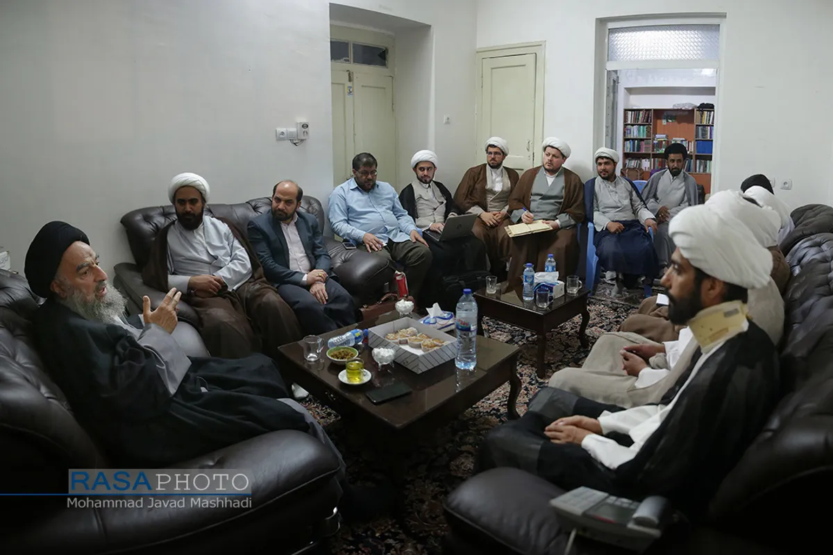 دیدار اعضای پژوهشکده حدیث دفتر تبلیغات خراسان رضوی با آیت الله مدرسی&lrm;