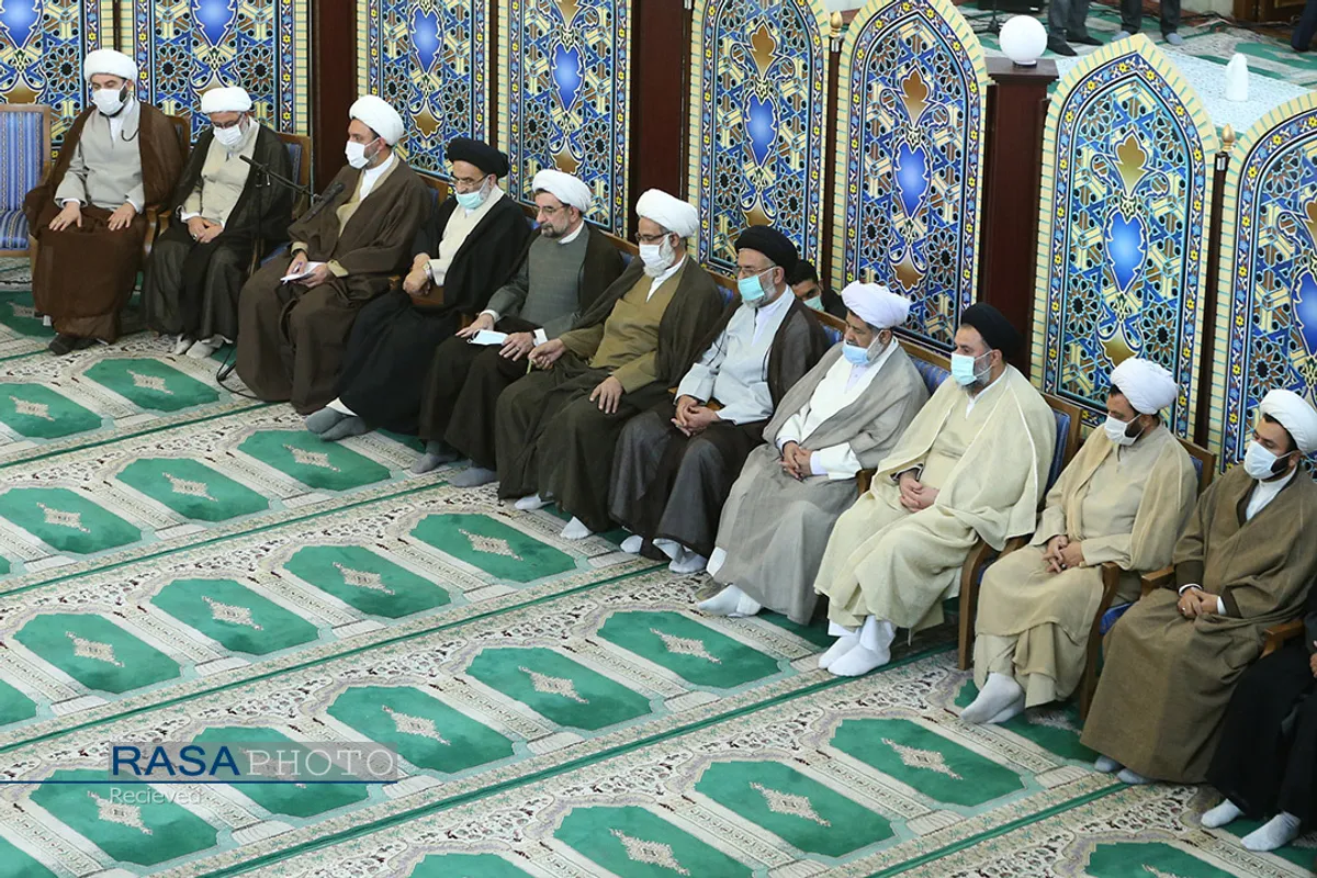 دیدار جمعی از علما و شخصیت&zwnj;های حوزوی با رئیس جمهور
