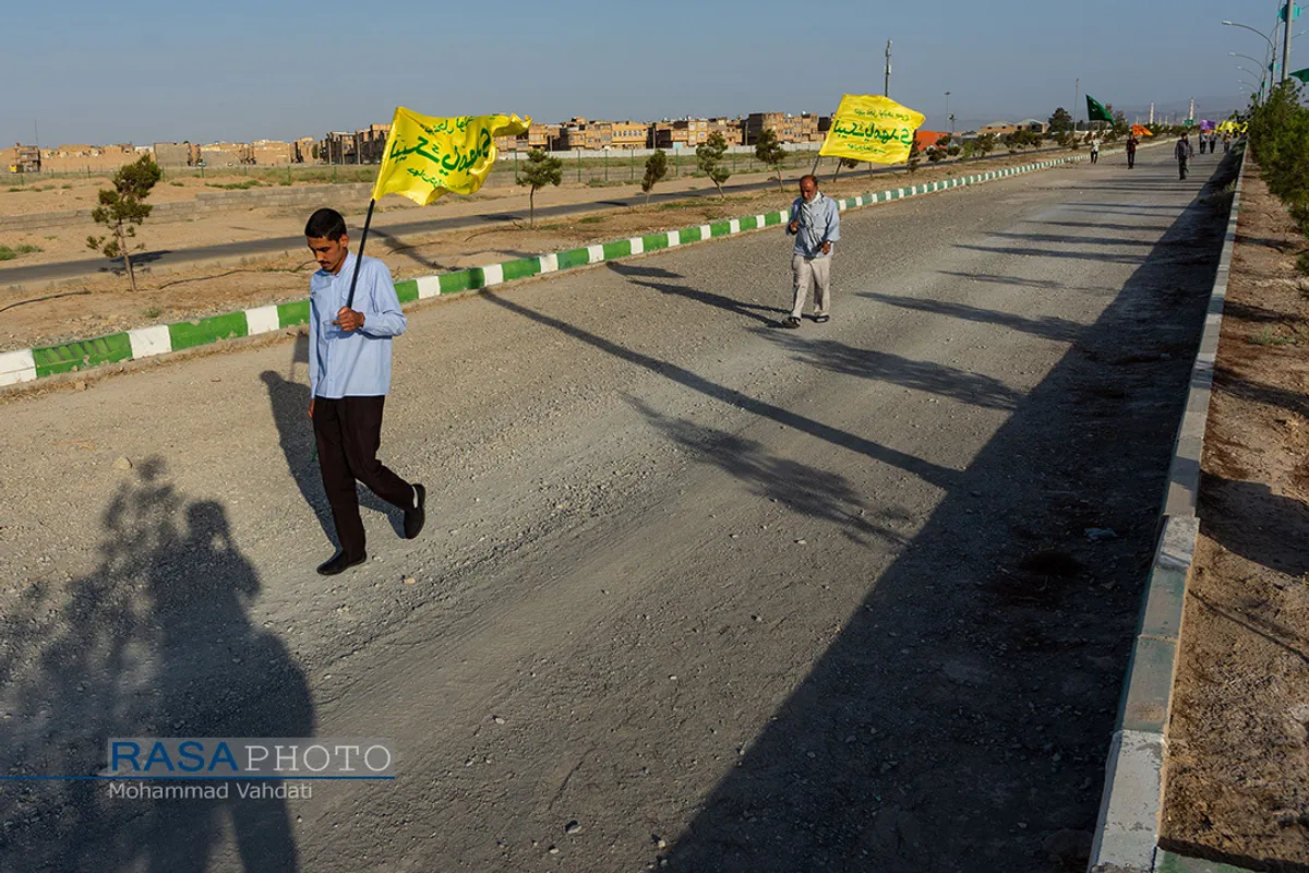 کاروان زائران پیاده امام رضا (ع) از قم