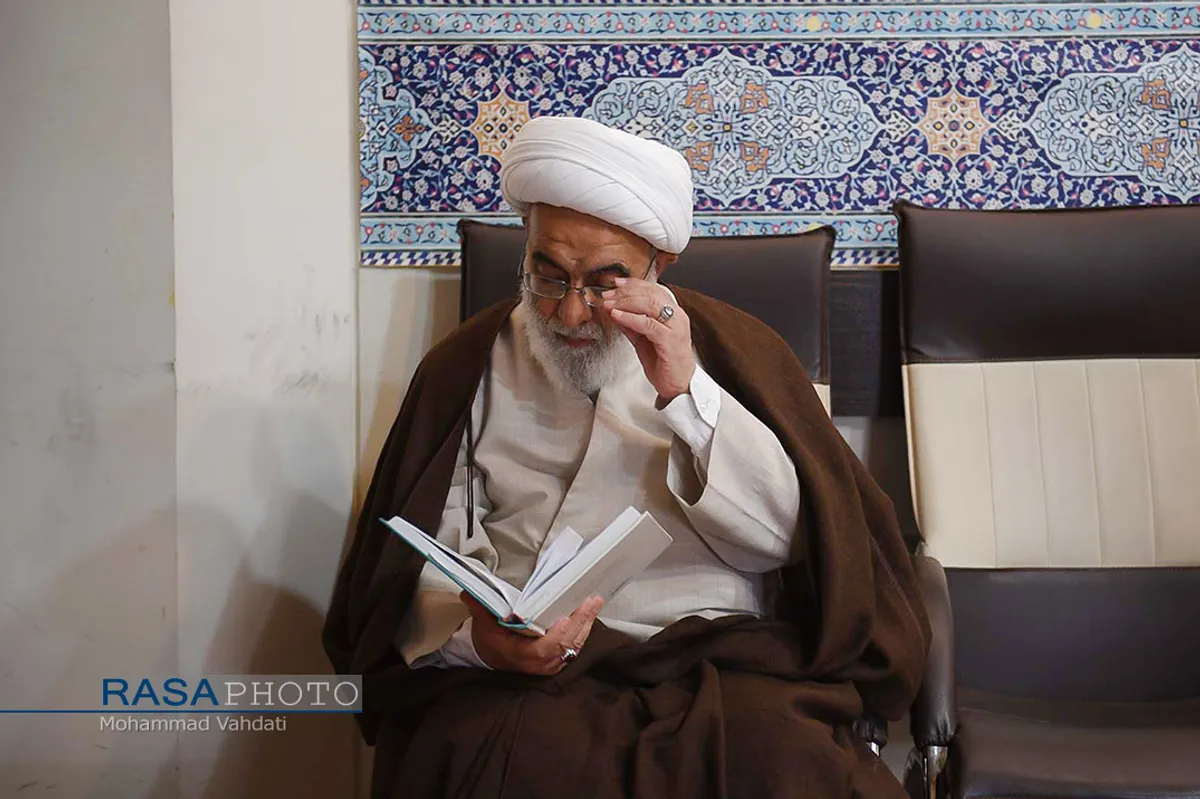 دیدار دانشجویان دانشگاه شهید بهشتی با آیت الله شب زنده&zwnj;دار