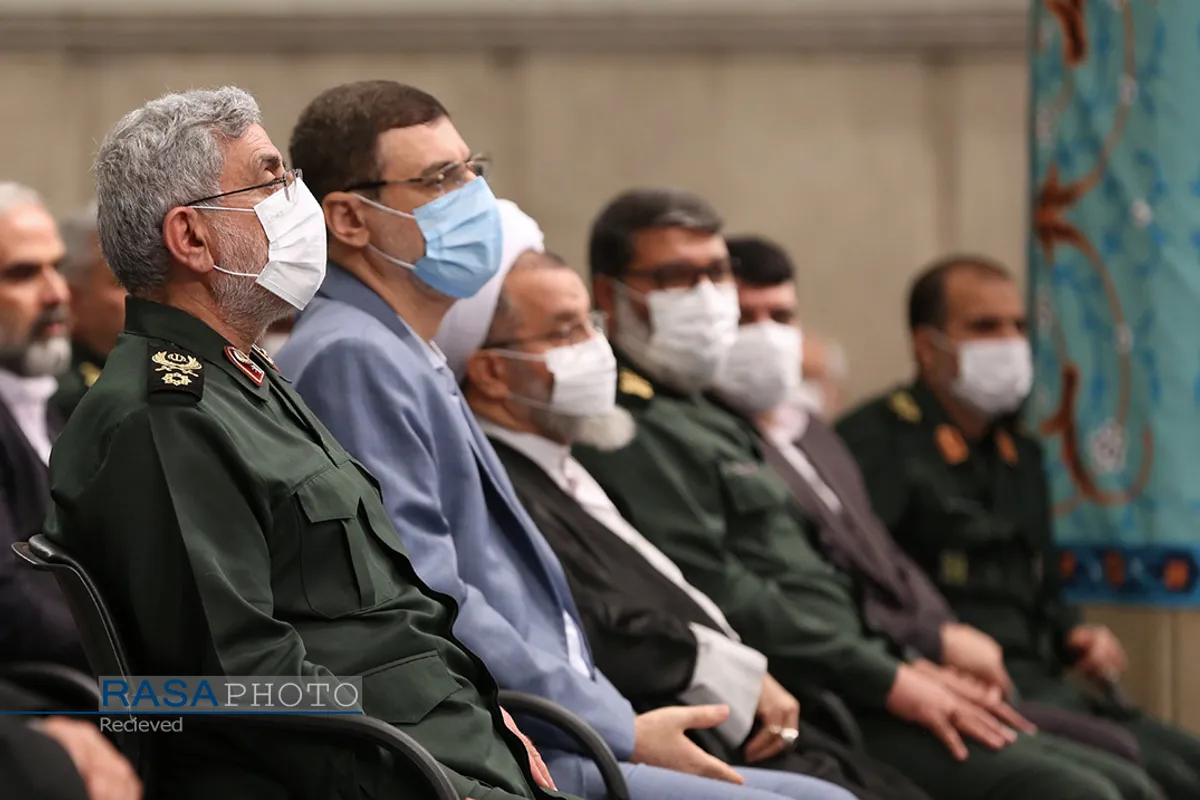 دیدار اعضای ستاد مرکزی کنگره&zwnj; ملی شهدای سبزوار و نیشابور با رهبر انقلاب