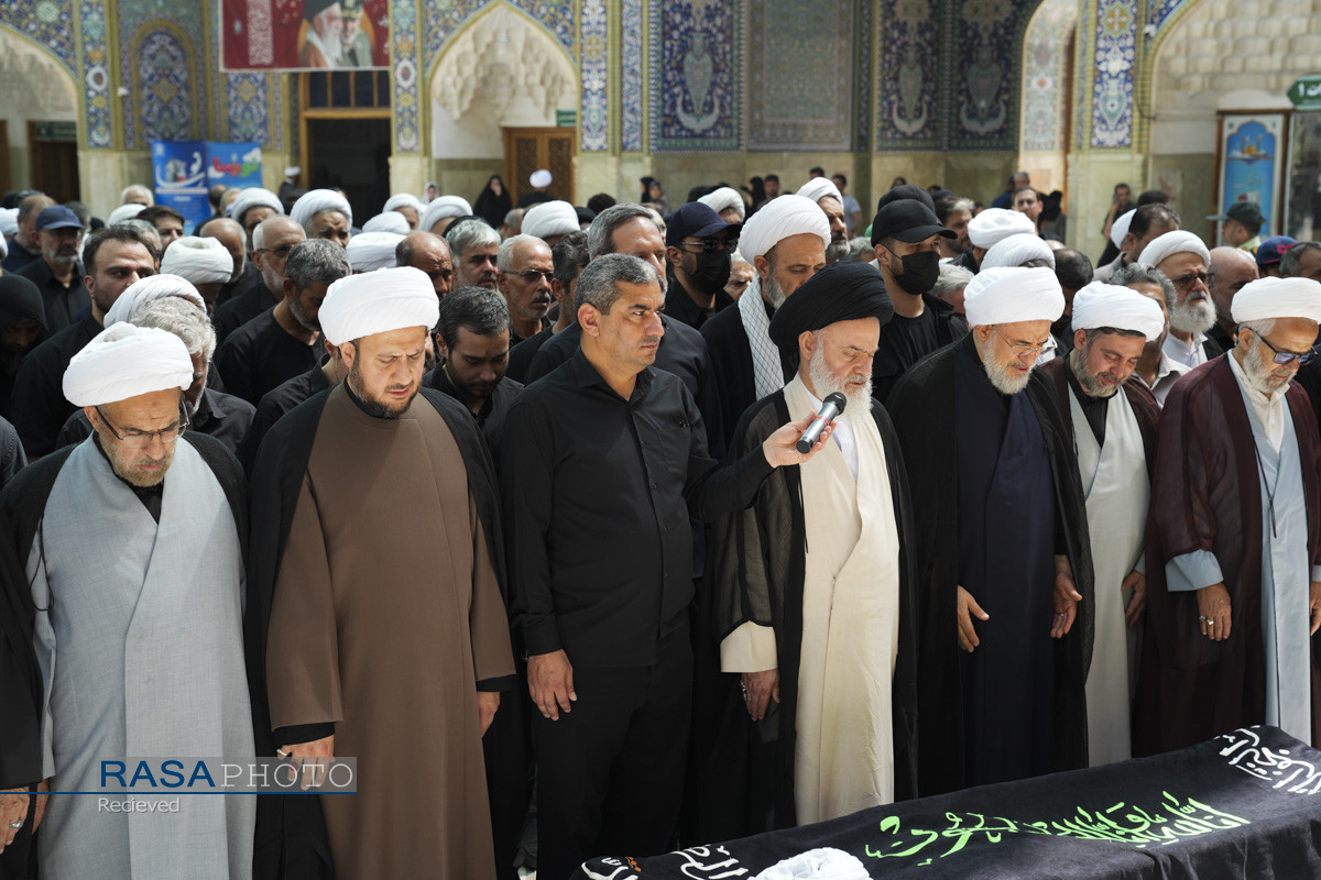 آیین تشییع و خاکسپاری حجتالاسلام والمسلمین مقدس در قم برگزار شد آیین تشییع و خاکسپاری حجتالاسلام والمسلمین مقدس در قم برگزار شد