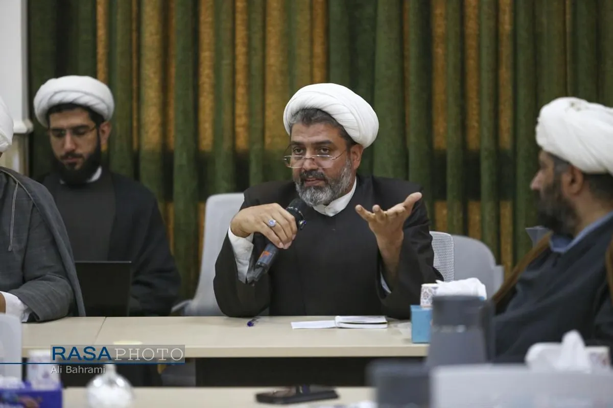 نشست هم&zwnj;اندیشی به مناسبت پیام آیت&zwnj;الله&zwnj;العظمی خامنه&zwnj;ای به همایش صدسالگی حوزه و روز جهانی ارتباطات