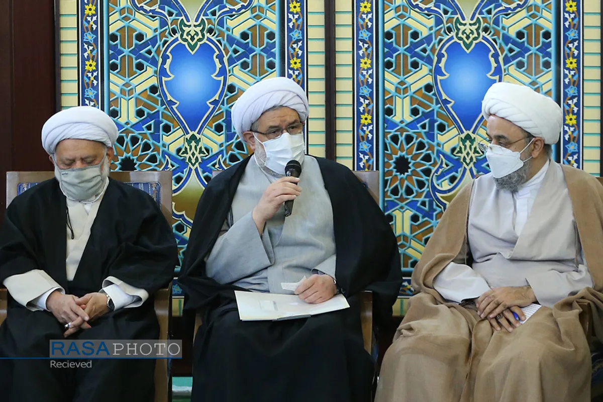 دیدار جمعی از علما و شخصیت&zwnj;های حوزوی با رئیس جمهور