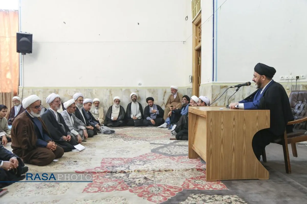 دیدار اعضای مجمع نمایندگان طلاب با آیت الله شب زنده&zwnj;دار