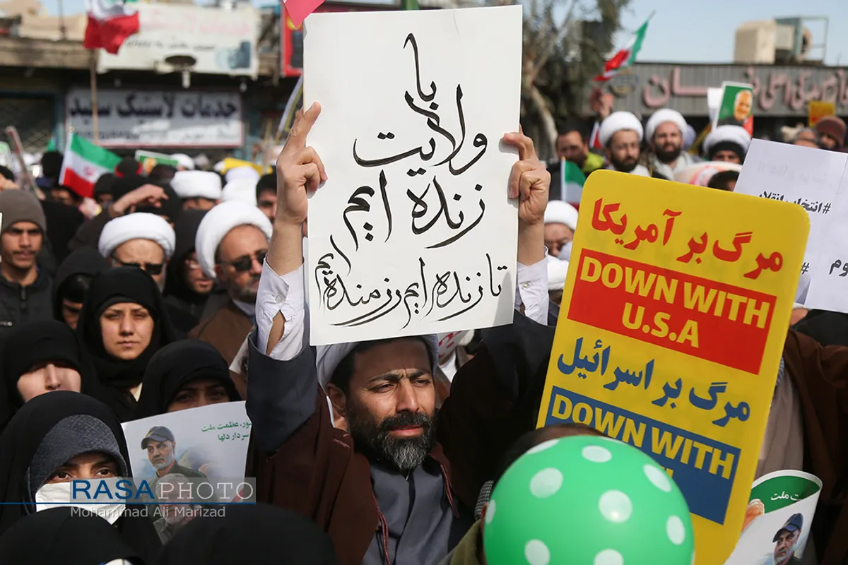 حضور سردار شهید حاج قاسم سلیمانی در راهپیمایی ۲۲ بهمن ۱۳۹۸