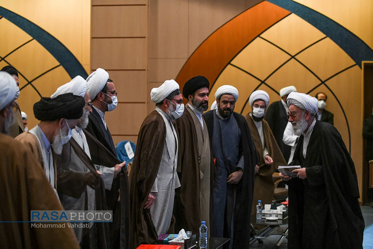 مراسم نکوداشت مرحوم آیت الله سلطان&zwnj;الواعظین شیرازی با قرائت پیام حضرت آیت الله سبحانی در سالن همایش های غدیر دفتر تبلیغات اسلامی برگزار شد.