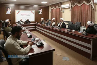نشست هم اندیشی راهکارهای روایت سازی حوزوی از گفتمان مقاومت