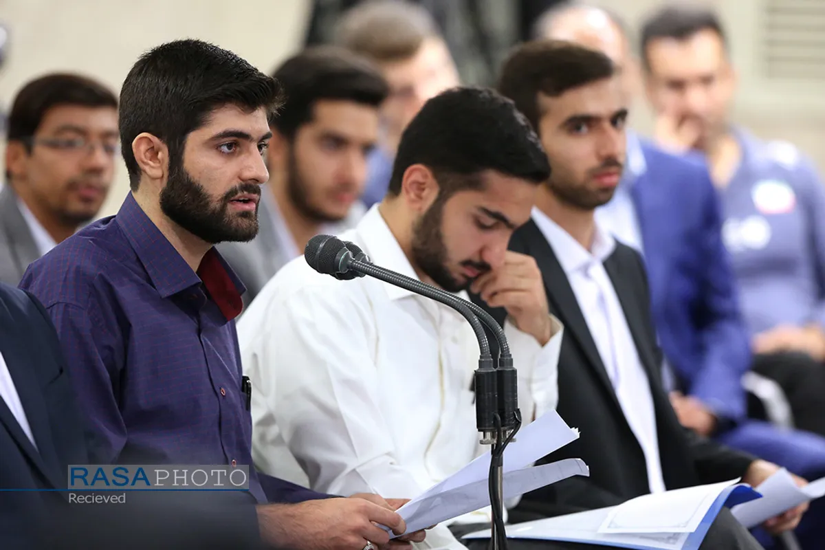 دیدار مدال&zwnj;آوران المپیاد&zwnj;های علمی و اعضای تیم ملی والیبال جوانان با رهبر انقلاب