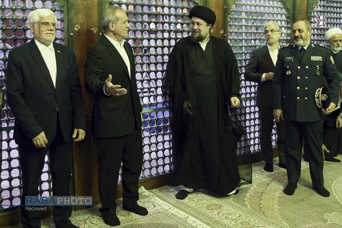 تجدید میثاق رئیس جمهور و اعضای هیئت دولت چهاردهم با آرمان&zwnj;های امام راحل (ره)