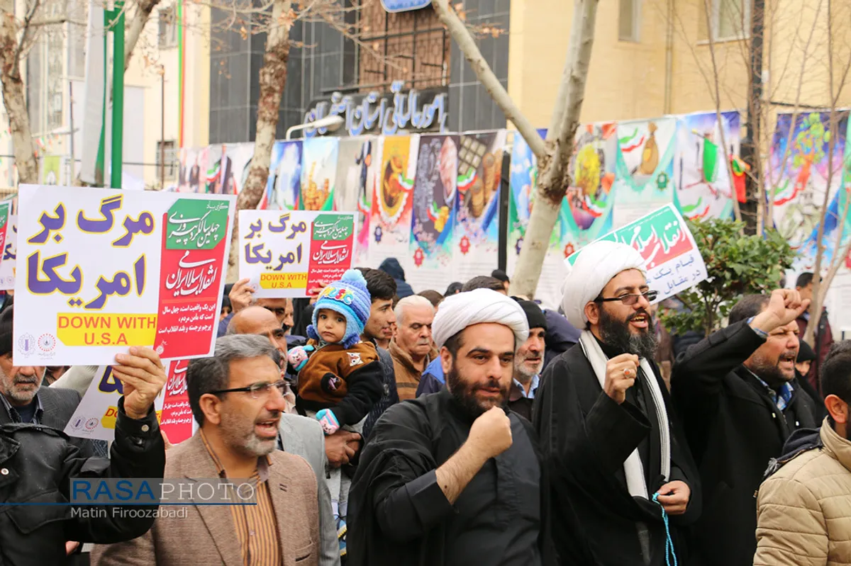 بعثت انقلاب | راهپیمایی پرشکوه مردم اصفهان در یوم الله 22 بهمن