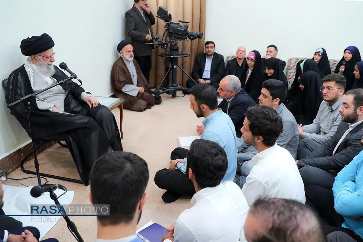 دیدار جمعی از مدال&zwnj;آوران المپیادهای علمی با رهبر معظم انقلاب